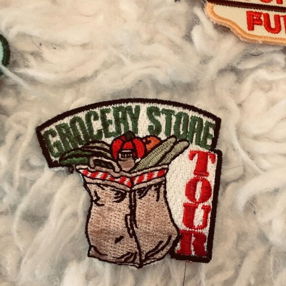 LOT/BUNDLE OF 30 GIRL SCOUT Iron On Patches Badges Never Been Used NEW - Picture 10 of 11